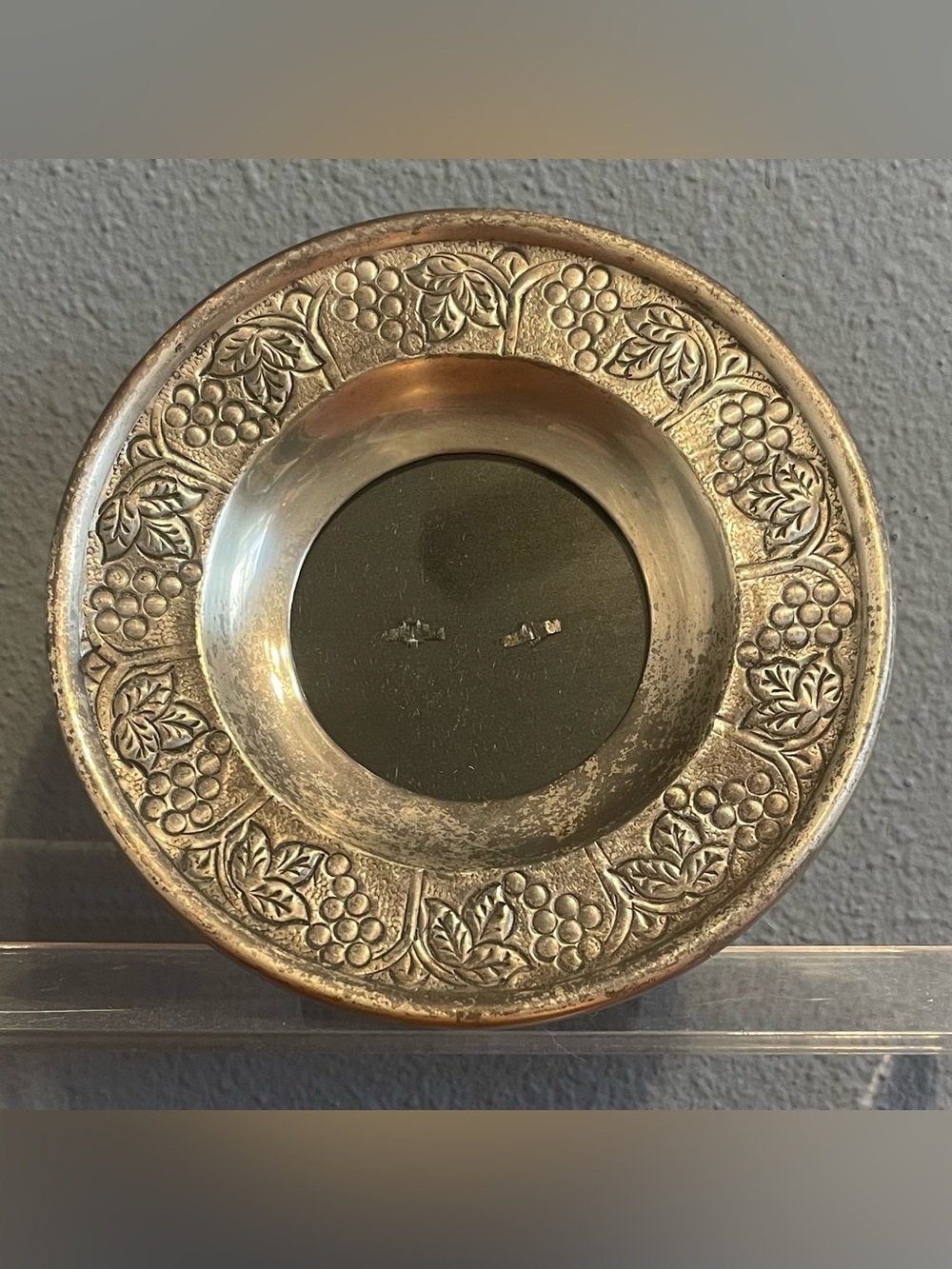 Pottery Barn Silver Plated Round Grape Vines Frame